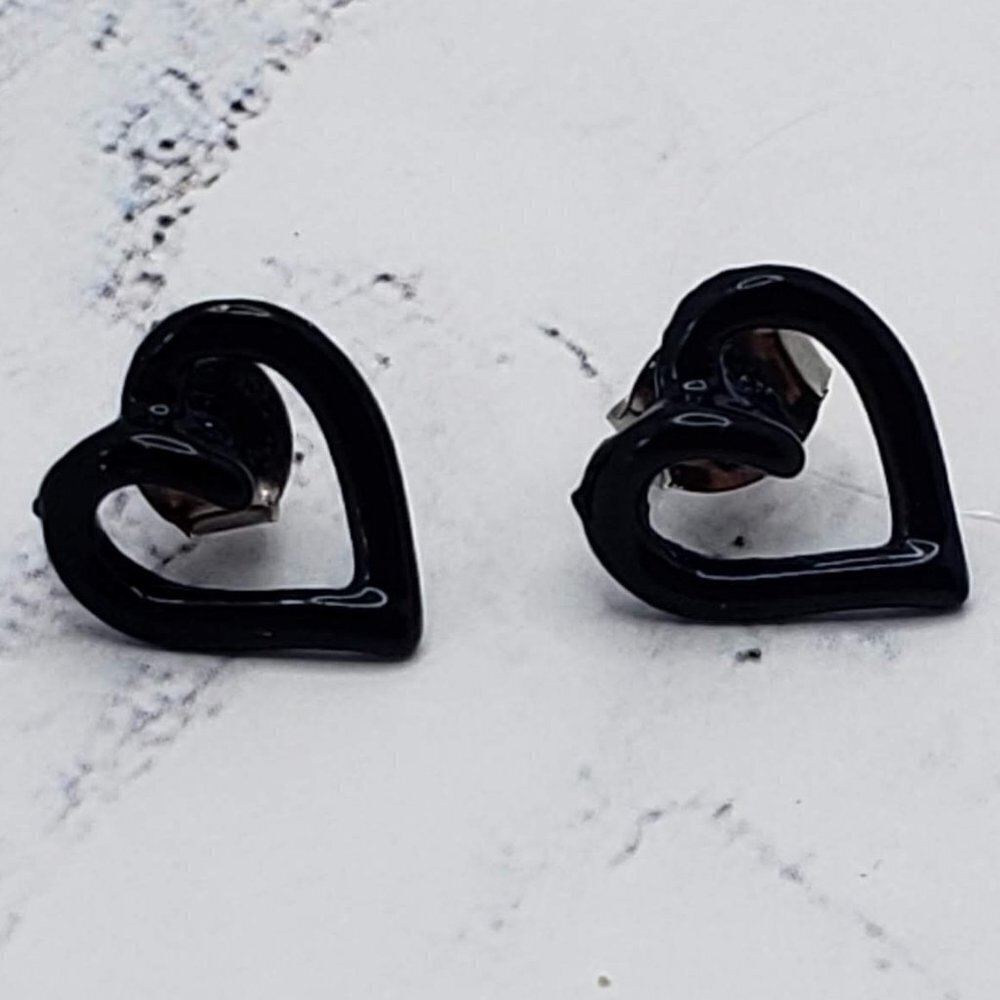 Black Heart Bended Metal Geometric Stud Earrings